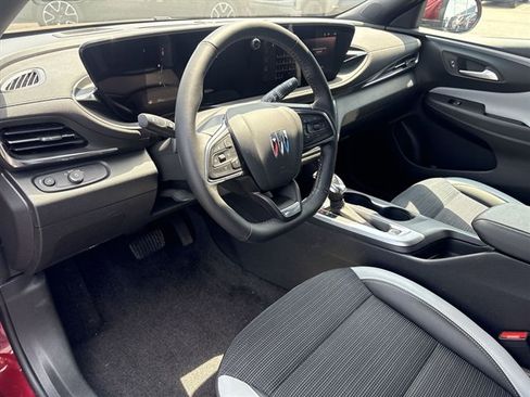 Certified 2024 Buick Envista Sport Touring w/ Convenience I Package FWD image 10