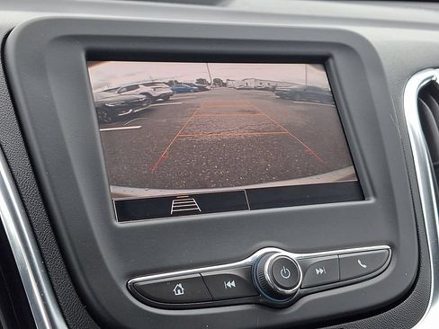 Used 2024 Chevrolet Equinox LS AWD/4WD image 19