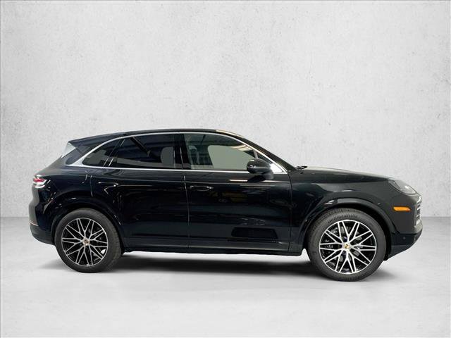 Certified 2025 Porsche Cayenne w/ Premium Package AWD/4WD image 8