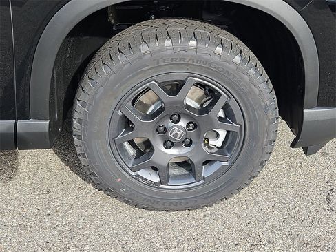 New 2025 Honda Pilot TrailSport image 4