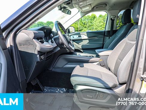 Used 2025 Ford Explorer Active RWD image 17