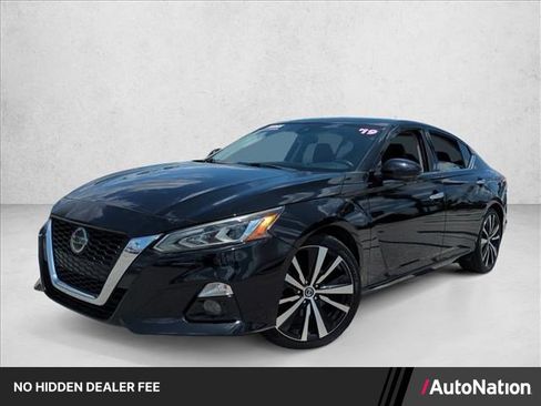 Used 2019 Nissan Altima 2.5 Platinum FWD image 1