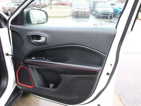 Used 2019 Jeep Compass Trailhawk image 22