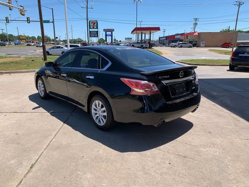 Used 2013 Nissan Altima 2.5 S FWD image 5