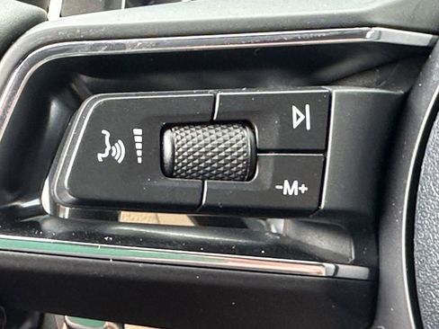 Certified 2026 Porsche Macan image 26