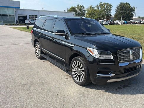 Used 2018 Lincoln Navigator Reserve w/ Technology Package AWD/4WD image 9