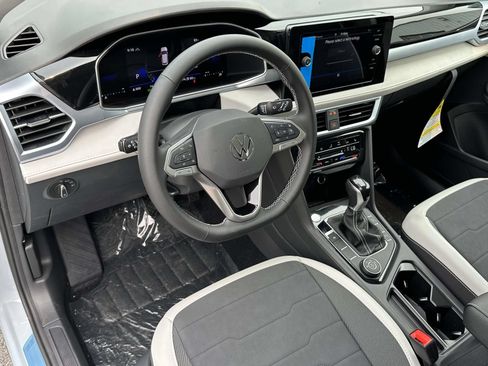New 2026 Volkswagen Taos SE AWD/4WD image 10