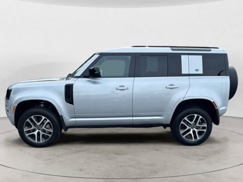 Certified 2022 Land Rover Defender 110 XS Edition image 7