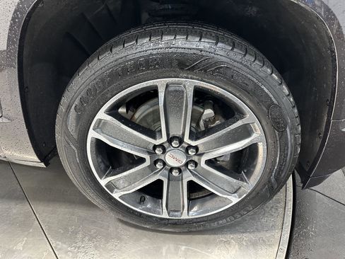 Used 2017 GMC Acadia Denali w/ Technology Package image 11