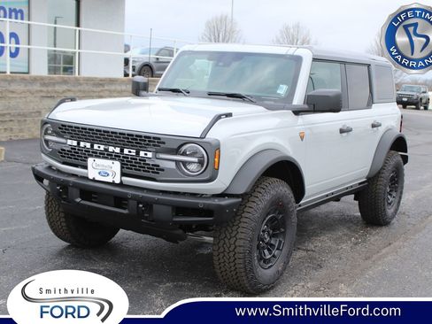 New 2026 Ford Bronco Badlands AWD/4WD image 1