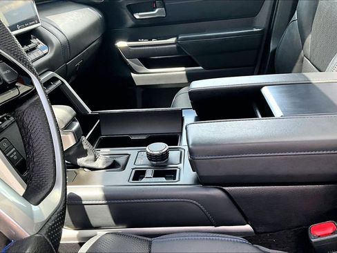 Used 2024 Toyota Tundra Platinum AWD/4WD image 18