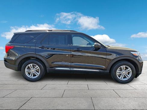 Certified 2022 Ford Explorer XLT w/ Class IV Trailer Tow Package image 7