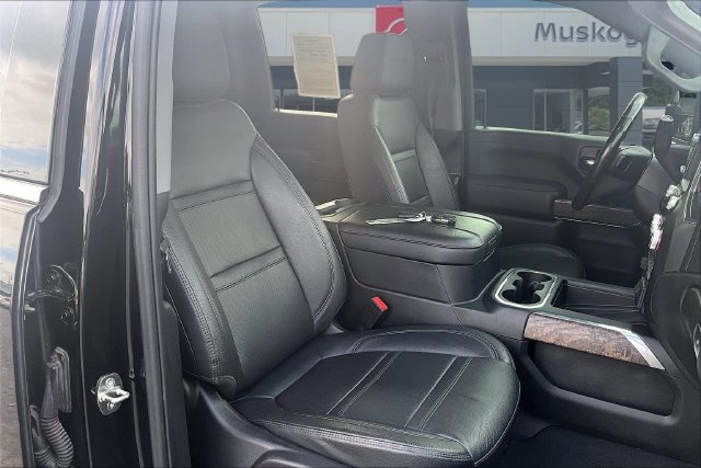 Used 2023 GMC Sierra 2500 Denali w/ Denali Ultimate Package AWD/4WD image 30