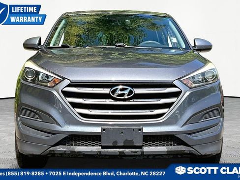 Used 2018 Hyundai Tucson SE image 2