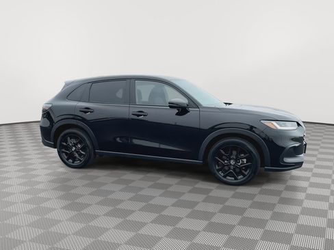 Used 2025 Honda HR-V Sport image 9