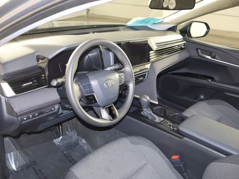 Used 2025 Toyota Camry LE image 2