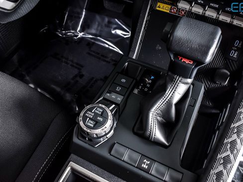 Used 2025 Toyota 4Runner TRD Off-Road image 29