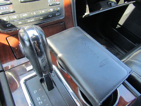 Used 2016 Lincoln Navigator L Select image 33