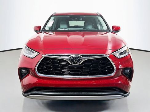New 2026 Toyota Highlander Platinum AWD/4WD image 8