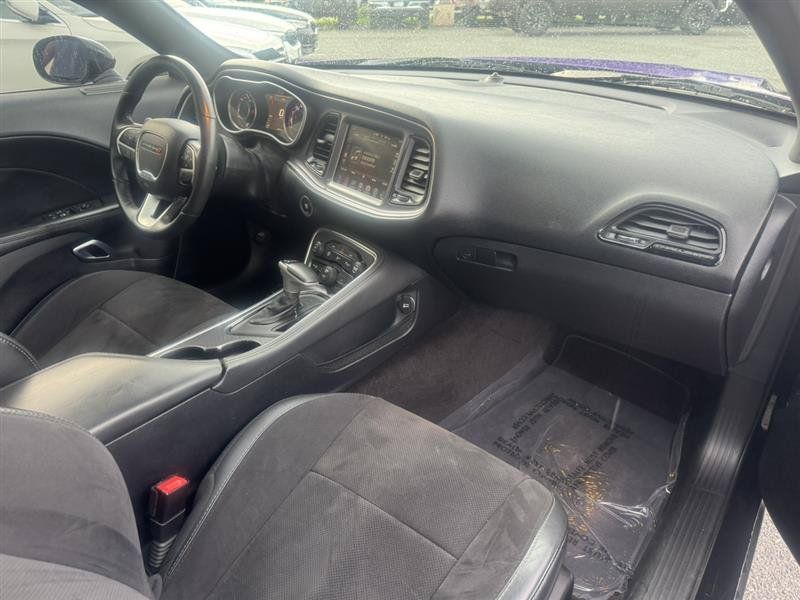 Used 2016 Dodge Challenger R/T Scat Pack w/ Leather Interior Group RWD image 11