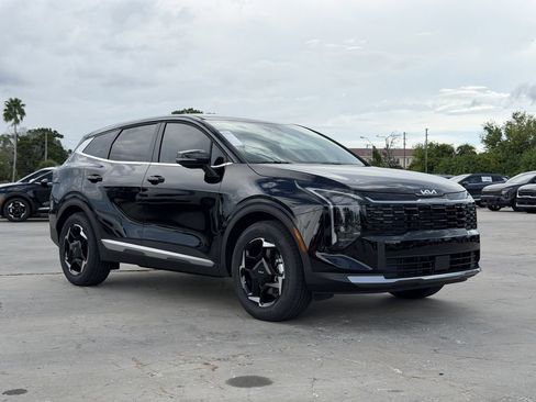 New 2027 Kia Sportage EX FWD image 2