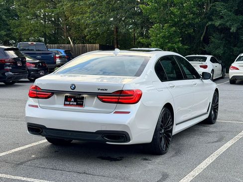 Used 2019 BMW 740i w/ M Sport Package RWD image 5