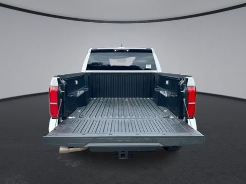 Used 2025 Toyota Tacoma SR5 RWD image 31