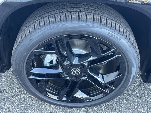 New 2026 Volkswagen Tiguan SE R-Line image 28