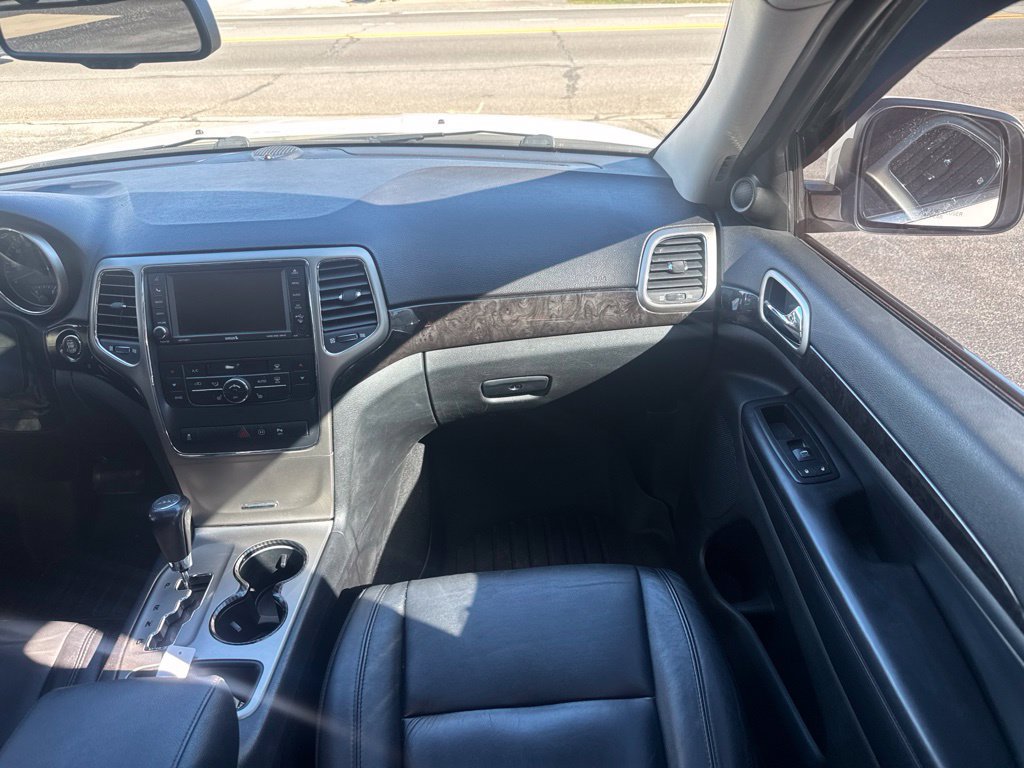 Used 2012 Jeep Grand Cherokee Laredo AWD/4WD image 22