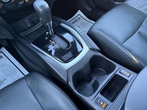 Used 2015 Nissan Rogue SL w/ SL Premium Package image 18