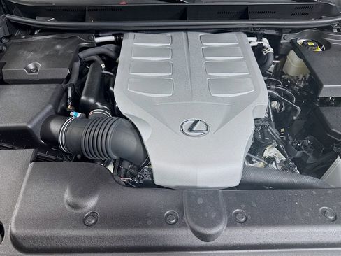 Used 2023 Lexus GX 460 Luxury w/ Sport Design Package AWD/4WD image 33
