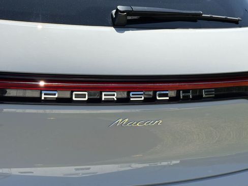 New 2026 Porsche Macan AWD/4WD image 32