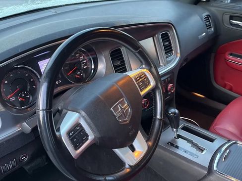 Used 2011 Dodge Charger R/T image 2