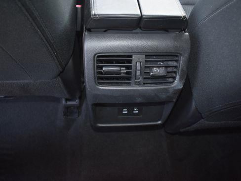 Used 2024 Nissan Rogue SV image 29