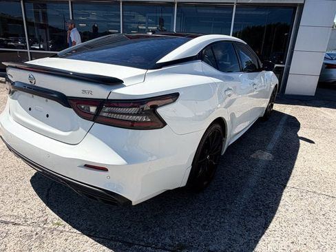 Used 2021 Nissan Maxima SR w/ Sport Mat Group FWD image 10