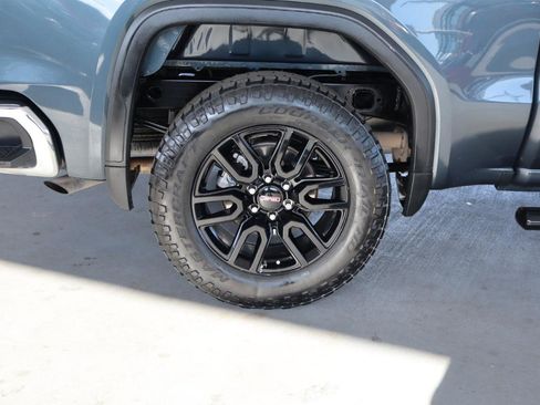 Used 2020 GMC Sierra 1500 4x4 Crew Cab w/ Sierra Value Package image 5