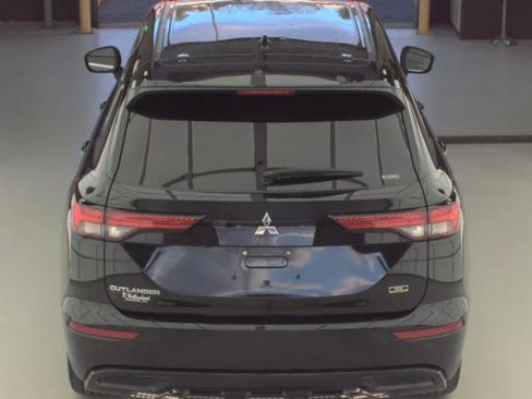 Used 2023 Mitsubishi Outlander SE Black Edition image 7