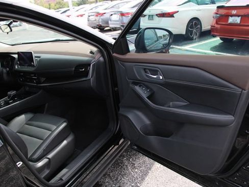 Certified 2023 Nissan Rogue SV w/ SV Premium Package AWD/4WD image 35