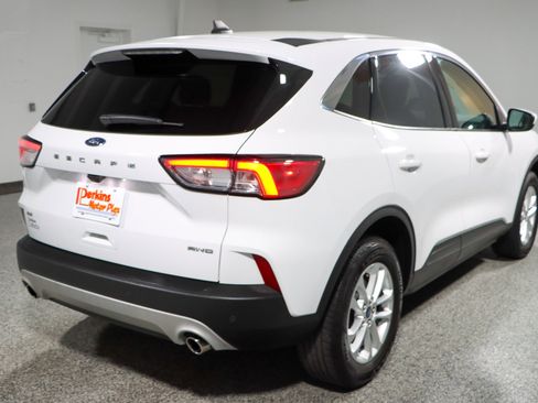 Used 2021 Ford Escape SE image 7