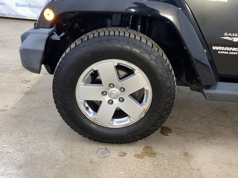 Used 2012 Jeep Wrangler Unlimited Sahara w/ Connectivity Group image 21