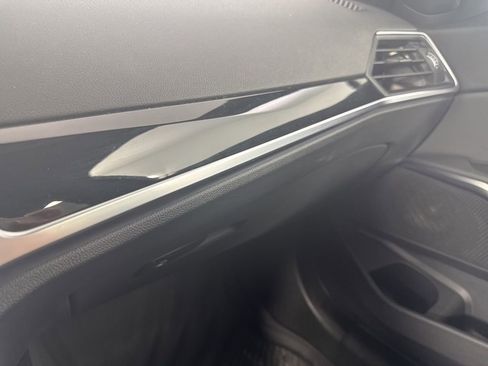 Used 2019 BMW 330i xDrive Sedan w/ Convenience Package image 18