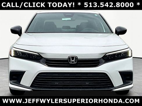 Used 2023 Honda Civic Sport image 2