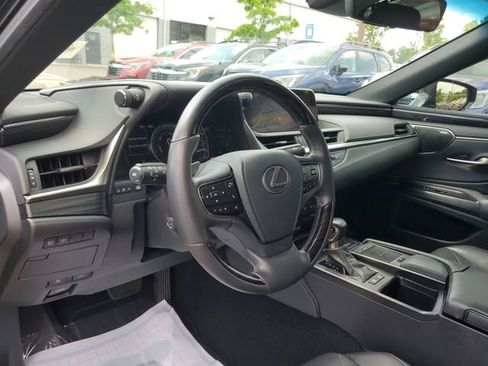 Used 2021 Lexus ES 300h Ultra Luxury w/ Accessory Package FWD image 17