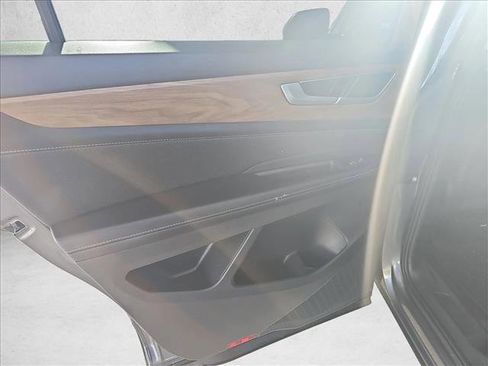 Used 2024 Volkswagen Atlas SE image 12