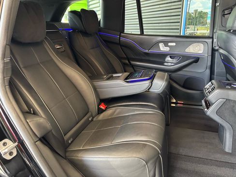 Used 2023 Mercedes-Benz Maybach GLS 600 4MATIC image 30