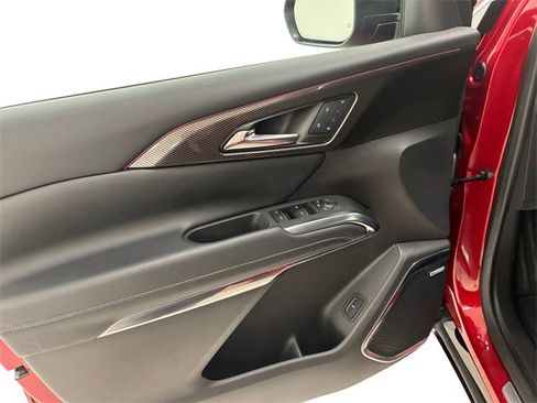 Used 2025 Chevrolet Traverse High Country image 13