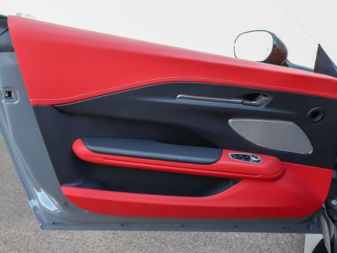 Used 2025 Aston Martin V8 Vantage Coupe image 47