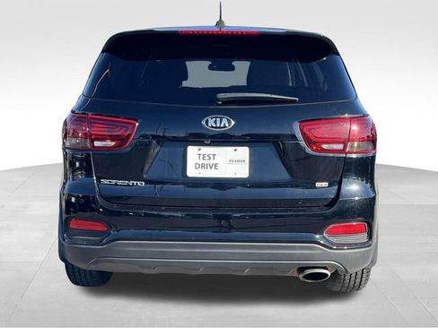 Used 2019 Kia Sorento LX image 6