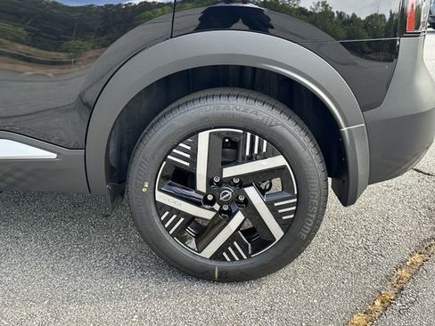 New 2026 Nissan Kicks SV FWD image 14