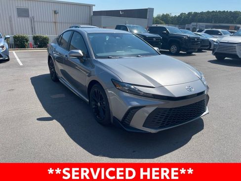 Used 2026 Toyota Camry SE FWD image 5